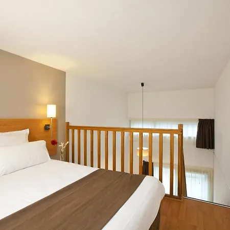 Sejours & Affaires Ducs De Bretagne מלון דירות 3*