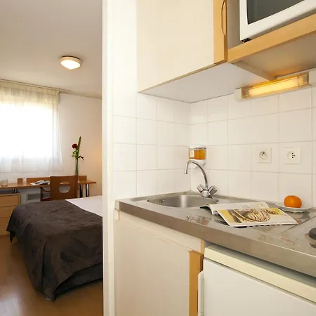 מלון דירות Sejours & Affaires Ducs De Bretagne 3*
