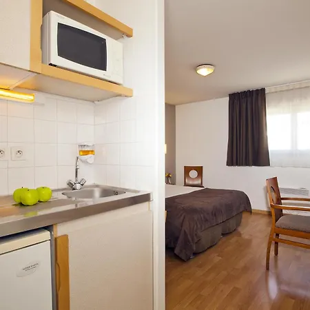 מלון דירות Sejours & Affaires Ducs De Bretagne 3*