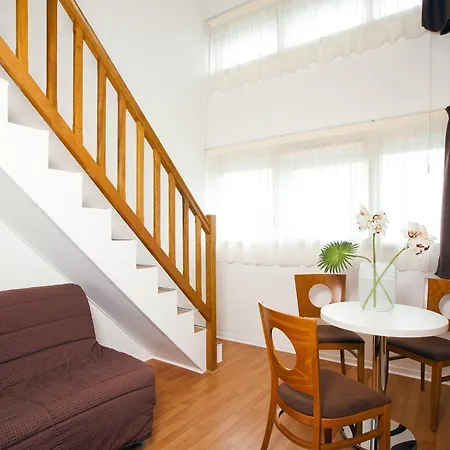 מלון דירות Sejours & Affaires Ducs De Bretagne 3*