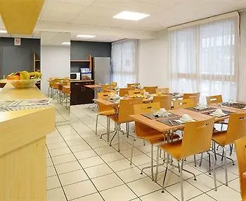 Sejours & Affaires Ducs De Bretagne 3* נאנט